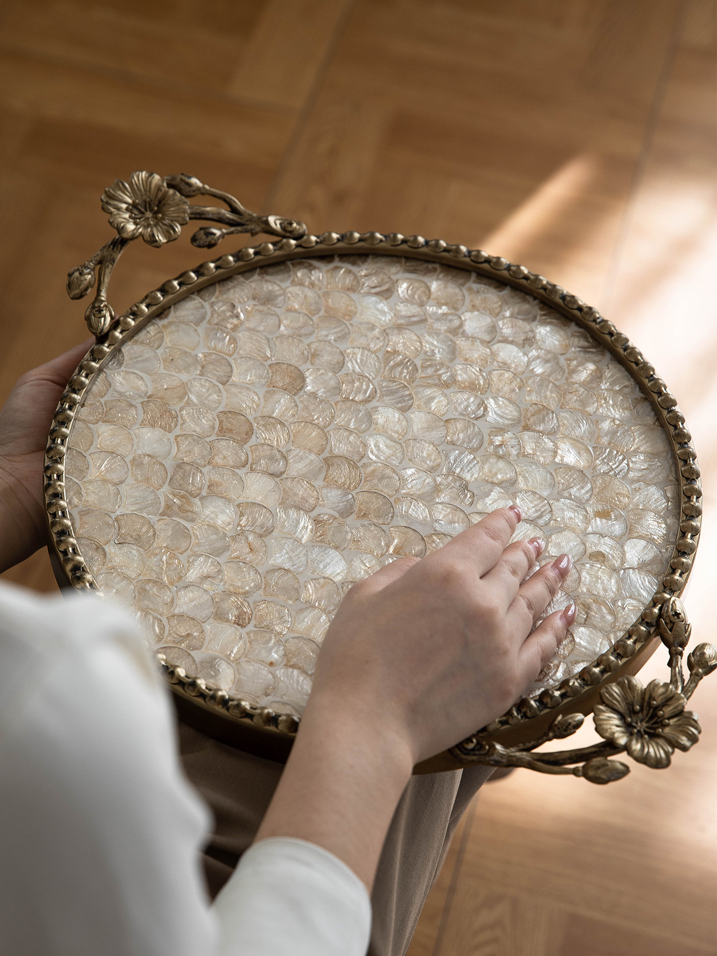 Luxury Skincare Tray - Retro light luxury shell decorative tray