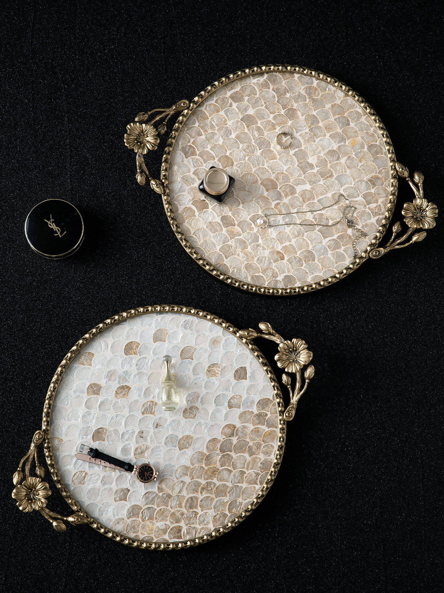 Retro light luxury shell decor - огляд і ціна Luxury Skincare Tray