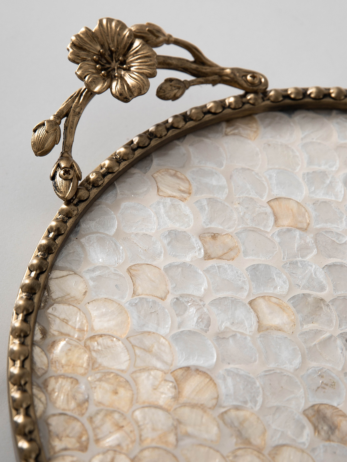 Retro light luxury shell decor - огляд і ціна Luxury Skincare Tray