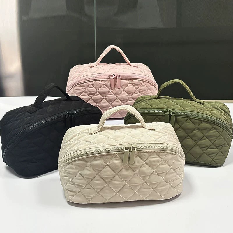 Women's Luxury Quilted Cosmeti - огляд і ціна Luxury Skincare Samples