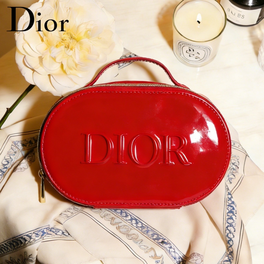 Dior’s Bag Red Cosmetic Bag Lu - огляд і ціна Luxury Skincare Samples