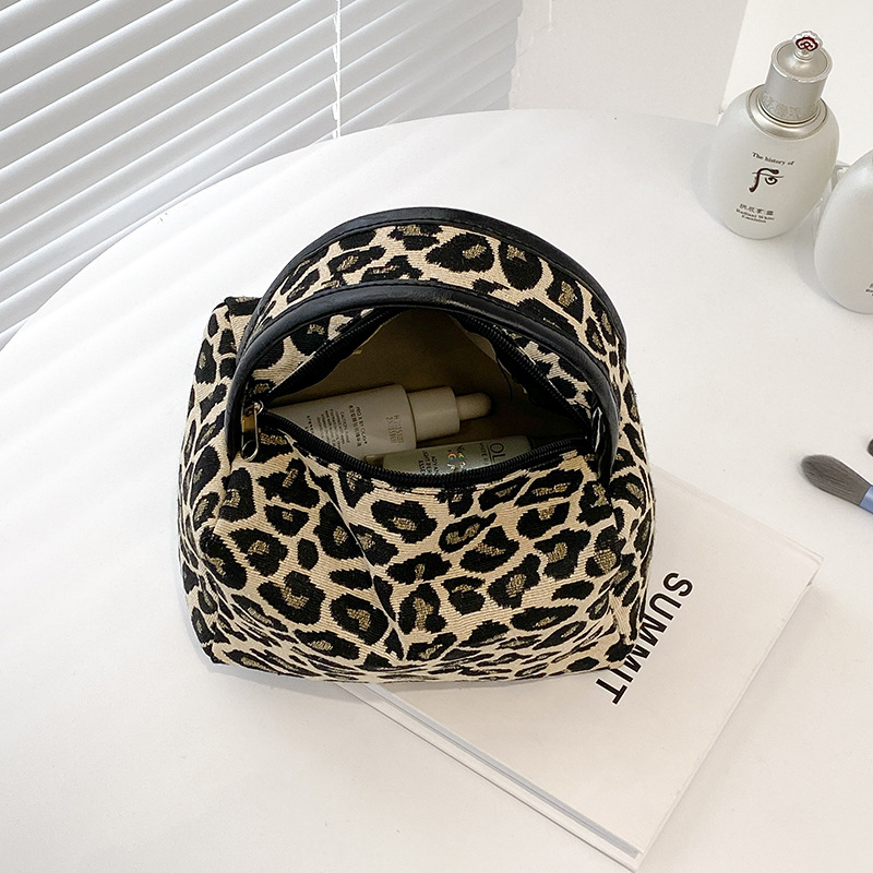 Leopard Makeup Bag Luxury  Lar - огляд і ціна Luxury Skincare Makeup